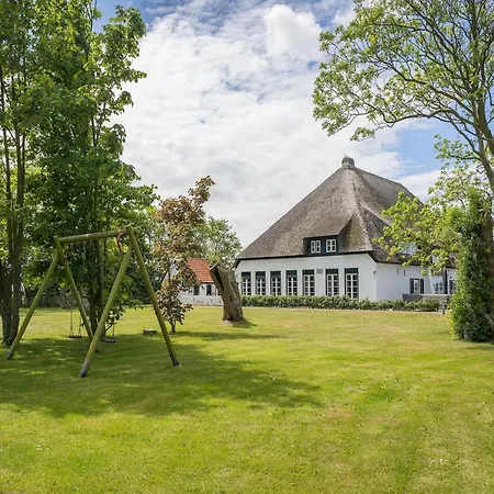 Ferienhaus Peaceful With Terrace